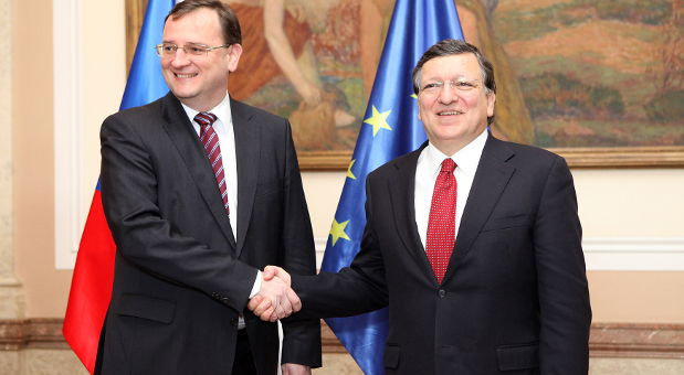Petr Necas (li.) mit Jose Manuel Barroso im April 2013.