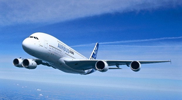 Ein A380 in der Luft.