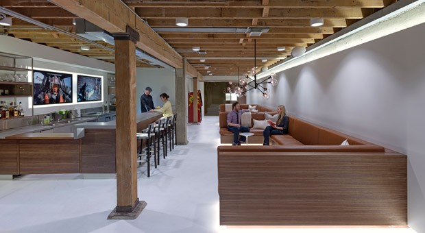 Eher Café als Arbeitsplatz: Das kalifornische Start-up  Giant Pixel gehört zu den Vorreitern der modernen Bürogestaltung.