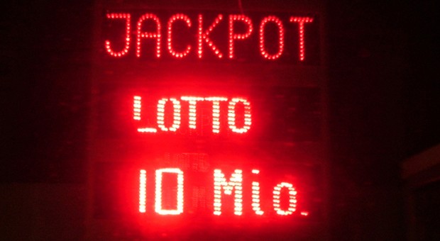 Die Mehrheit der Arbeitnehmer würde auch dann noch zur Arbeit gehen, wenn sie 10 Millionen Euro im Lotto gewinnen würden.
