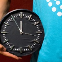 5 vor 12: Läuft ein befristeter Arbeitsvertrag aus, ist eine Verlängerung aus juristischer Sicht nicht mehr möglich.