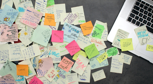 Auf den bunten Post-its in den Büros, in den Kalendern und auf den Konferenzen: Wer die Start-up-Sprache nicht beherrscht, wird sich häufig über unbekannte Begriffe wundern.