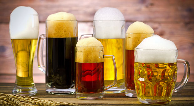 Biersorten von Pils über India Pale Ale bis hin zum Dunklen: das passende Bier zu jedem Essen.
