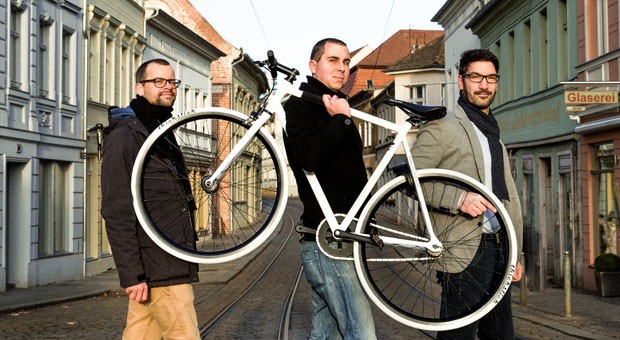 Christian Anuth, Markus Weintraut und Christian Werner von Haveltec beißen sich trotz Rückschläge durch. 2017 sollen ihre digitalen Fahrradschlösser auf dem Markt sein.