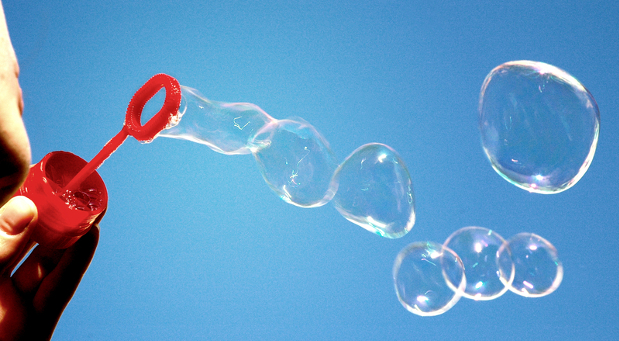 Wie Seifenblasen platzen viele Ideen für neue Geschäftsfelder - meist weil die Wirtschaftlichkeit nicht gegeben ist.