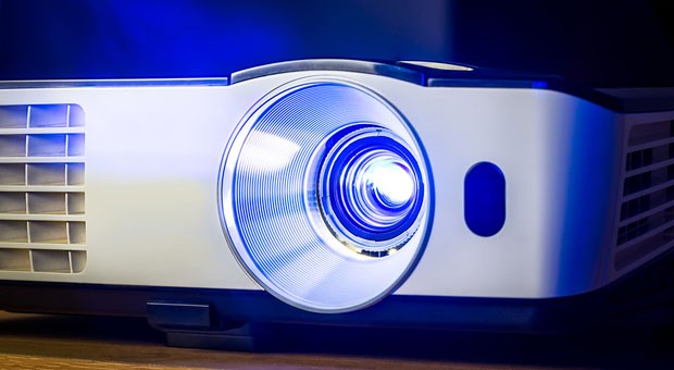 Beamer kaufen: So finden Sie den richtigen Projektor für Ihre ...
