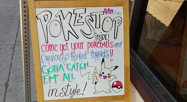 Clevereres Marketing: Dieser Modeladen nutzt den Hype um "Pokémon Go", um neue Kunden anzulocken.