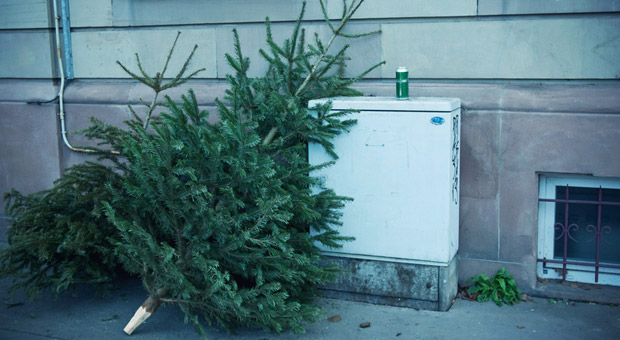 Oh Du Fröhliche? Nicht für alle ist Weihnachten ein Fest der Freude. Mancher, der arbeiten muss, fühlt sich danach so abgeschlagen wie ein Weihnachtsbaum. Gastronom Jürgen Krenzer überlegt daher, nächstes Jahr sein Restaurant einfach zuzulassen.