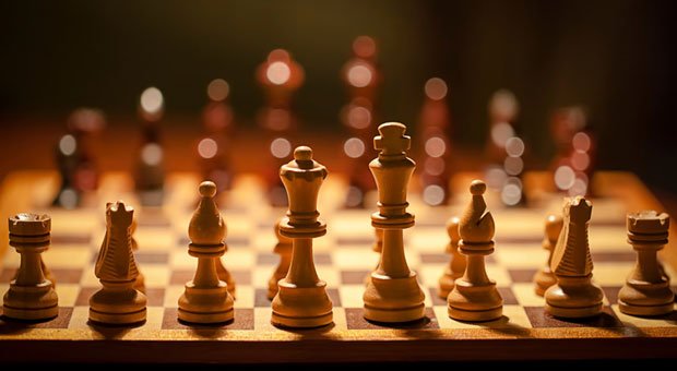 Mit dem Verhandeln ist es ähnlich wie beim Schachspielen: Taktik ist alles.