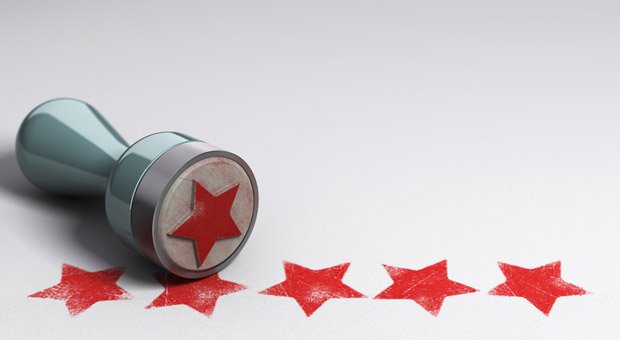 Ihr Kunde ist begeistert und würde Ihrem Unternehmen sofort eine Fünf-Sterne-Bewertung geben? Dann nutzen Sie diese Begeisterung für Ihr Referenzmarketing.