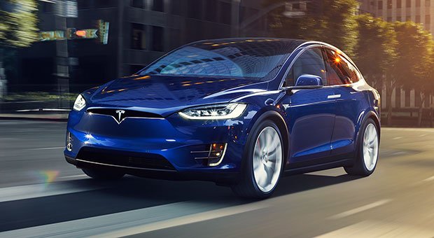 Das Tesla Model X ist ein 96.750 Euro teures Elektro-SUV.