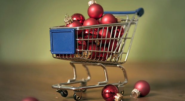 Weihnachten sorgt für volle Einkaufswagen und starke Umsätze. Mit klugem Weihnachtsmarketing sichern sich Händler ein Stück vom Kuchen.