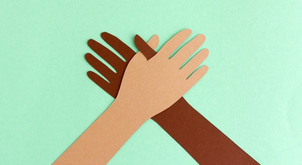 Freunde im Unternehmen: Mit Mitarbeitern befreundet sein? Wo Chefs