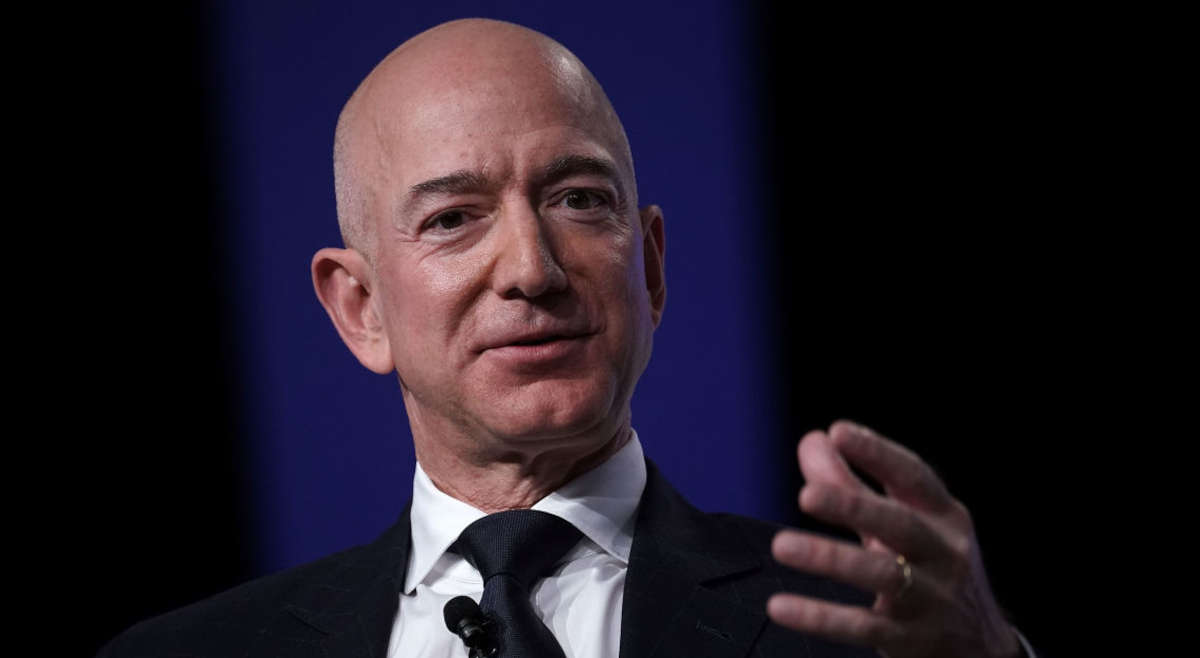 Die 3-Fragen-Regel nutzt Jeff Bezos, wenn er sich für Bewerber entscheiden muss.