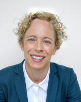 Kerstin Bäcker, Fachanwältin für Urheber- und Medienrecht in der Kanzlei Lausen in Köln.